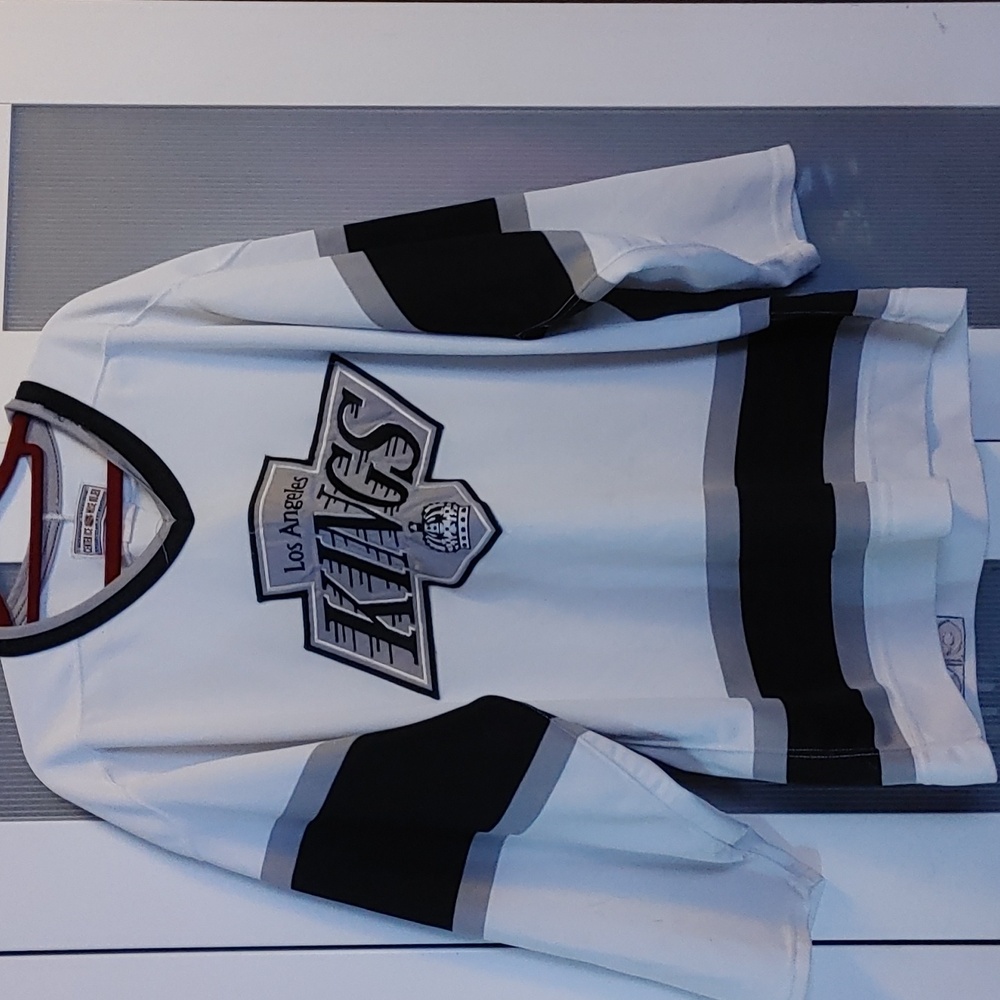 Vintage 90s Los Angeles Kings jersey